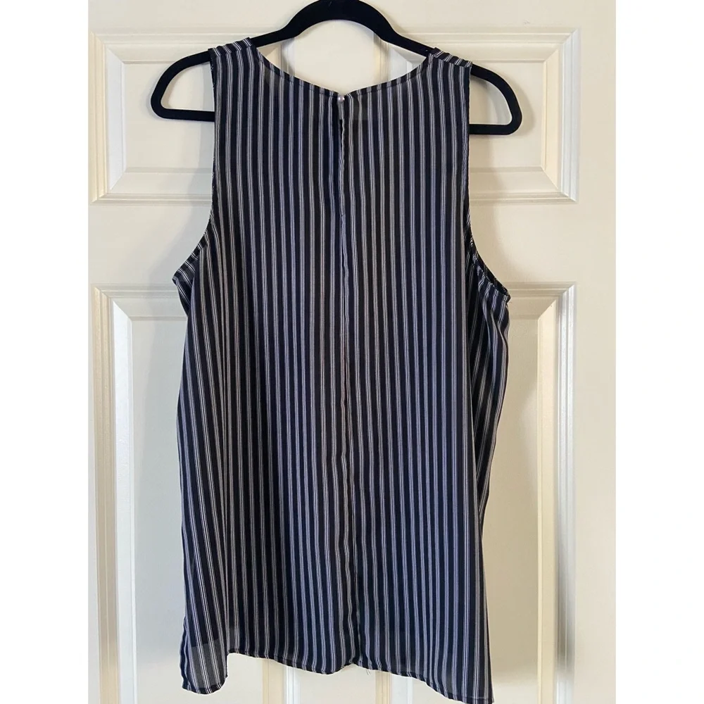 Black Striped Sleeveless Blouse - Picture 2 of 2